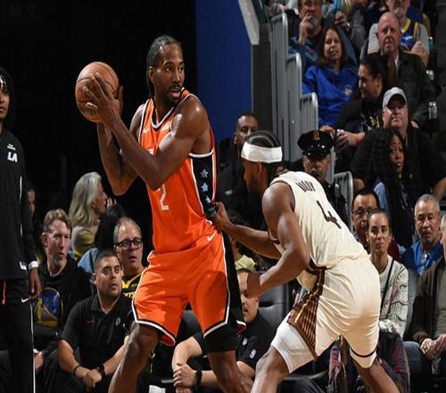 首發(fā)出場(chǎng)，5中1得4分，正負(fù)值18，全隊(duì)最低！勇士還是迷之自信啊