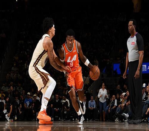 并不是長(zhǎng)期高效的方法，快船應(yīng)該適當(dāng)減少后場(chǎng)新援的球權(quán)