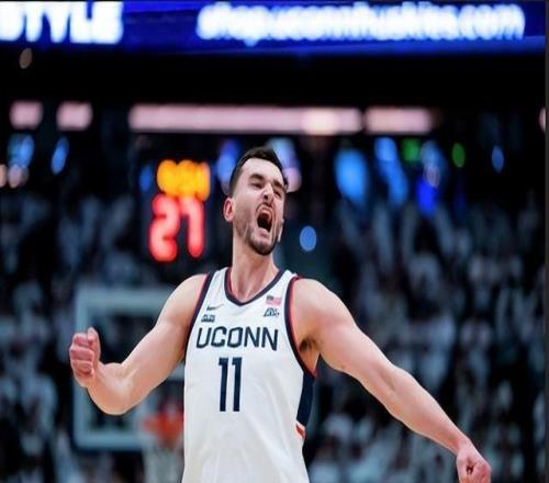 卡拉班：待滿大學(xué)生涯的康大前鋒位居2026次輪但身價直沖首輪