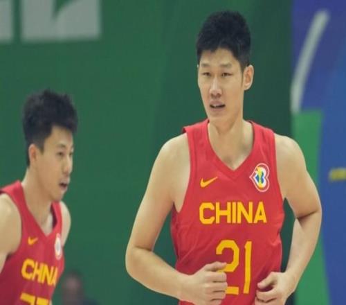 男籃世預(yù)賽后他拒絕休息！胡金秋讓主教練急了：強(qiáng)行勒令他休息