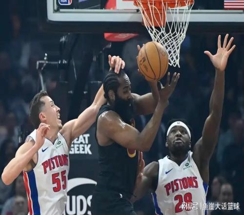 騎士113109活塞！莫布里三人盛贊哈登，而哈登兩點也成重中之重