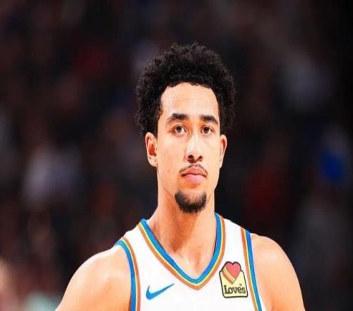 別因?yàn)橥恐讣子?，就低估這小子