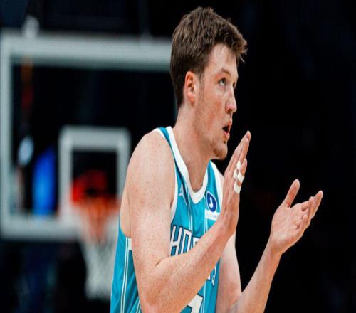 狂勝27分，近18戰(zhàn)15勝NBA唯一！3點(diǎn)證明超級(jí)魚腩蛻變成黑馬非偶然