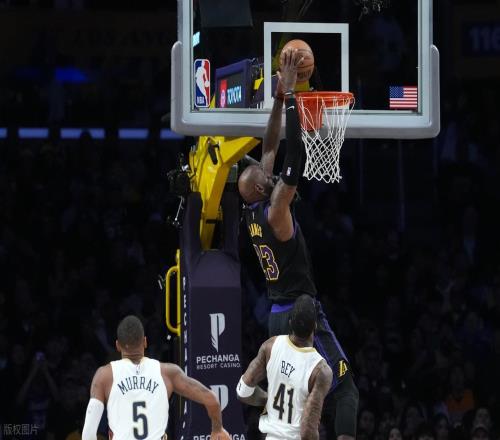 罕見(jiàn)！詹姆斯放棄垃圾時(shí)間刷分！錫安心態(tài)崩了，東契奇27+10+7！