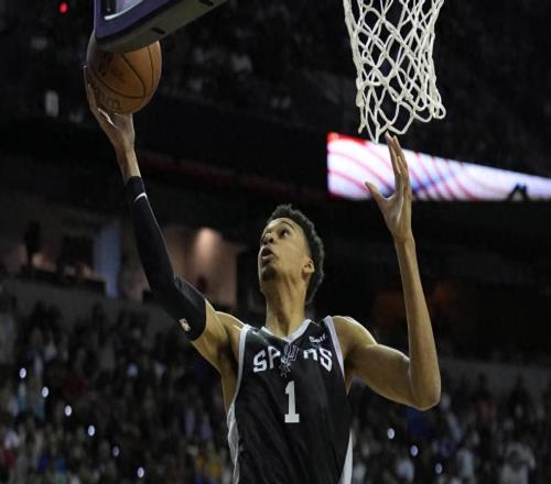 短短3年，打破6項歷史記錄，如今再創(chuàng)歷史，22歲已成地表最強球員