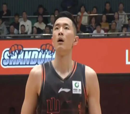 山東男籃神秘強援空降！保密封神+驚喜壓哨，全力沖刺廣州補賽！