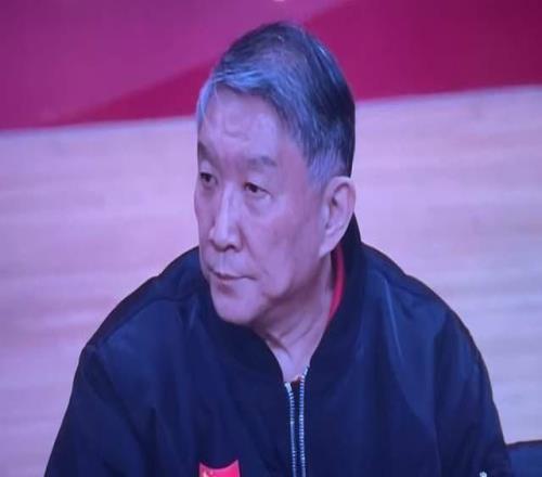 打的啥呀女籃加時險勝巴西，王思雨+劉禹彤合砍30分，多人打鐵