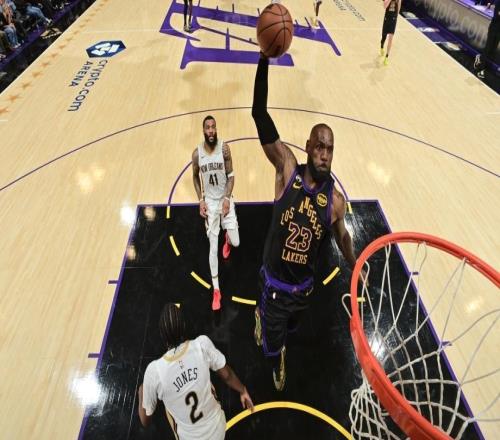 東契奇27+10+7詹姆斯21+7+7湖人末節(jié)逆轉(zhuǎn)鵜鶘