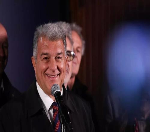 每體：會員簽名遞交后，拉波爾塔和他團(tuán)隊在其家中進(jìn)行了會議