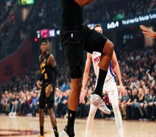 哈登18+6+7+鎖死坎寧安，米神缺陣神射5記三分，騎士復(fù)仇活塞