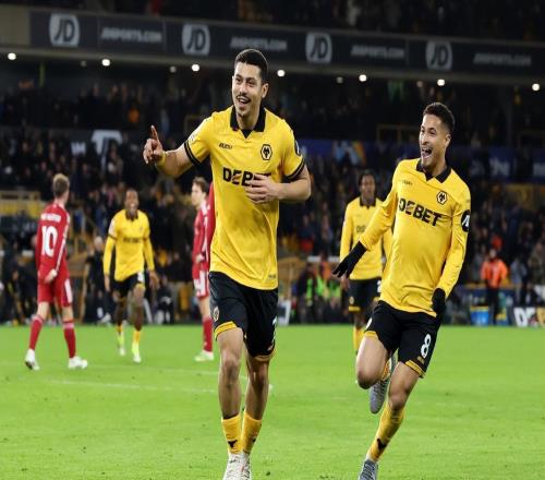 狼隊2比1絕殺利物浦，英超史上首次彰顯保級隊威力，薩拉赫難救主