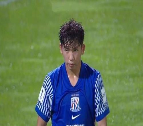 申花7號空缺，拉唐穿9號，申花本土前鋒只剩劉誠宇踢大連試金433