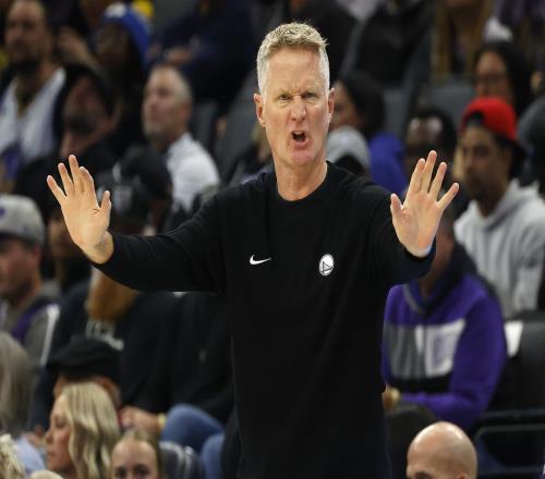 火箭對陣勇士前瞻庫里休戰(zhàn)不影響火勇大戰(zhàn)關(guān)注烏帥如何迎戰(zhàn)科爾