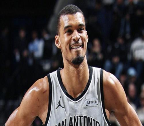 歷史首次，馬刺包攬二月西部最佳球員+防守球員+新秀+教練