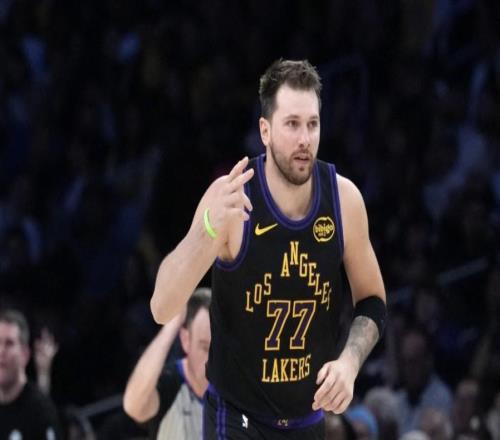 東契奇：我們以強(qiáng)硬方式回應(yīng)了比賽與詹姆斯和里夫斯愈發(fā)默契