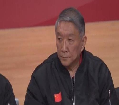 中國女籃0.2秒遭巴西絕平引熱議宮魯鳴臉如鐵色末節(jié)被轟924