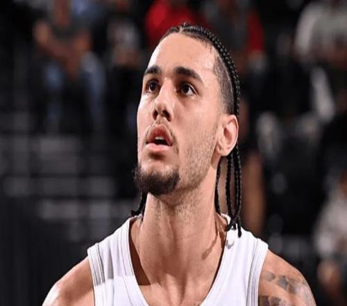 騎士113109活塞2喜2憂！泰森驚喜，替補(bǔ)攻守兼?zhèn)?，阿倫遭膝傷? />
<div   id=