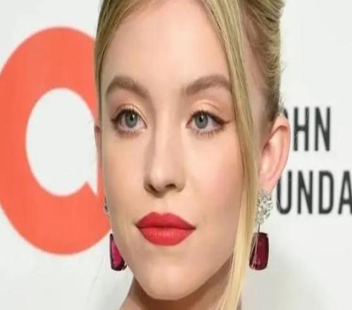 悉尼妹：我最喜歡的球員是C羅，如果我踢球，他會是我的榜樣