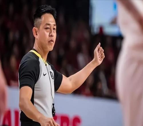 中日大戰(zhàn)裁判風(fēng)波后，籃協(xié)向中國(guó)籃球界道歉，3位執(zhí)法者下場(chǎng)如何