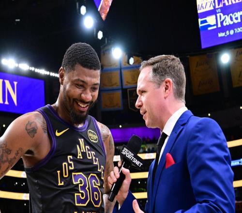 正負值+141全隊第一！湖人撿漏1100萬悍將真香：詹皇沖冠絕配