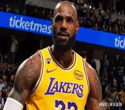 湖人逆轉(zhuǎn)詹姆斯又成主角，特定數(shù)據(jù)斷層領(lǐng)先，賽后鼓勵(lì)胖虎再圈粉