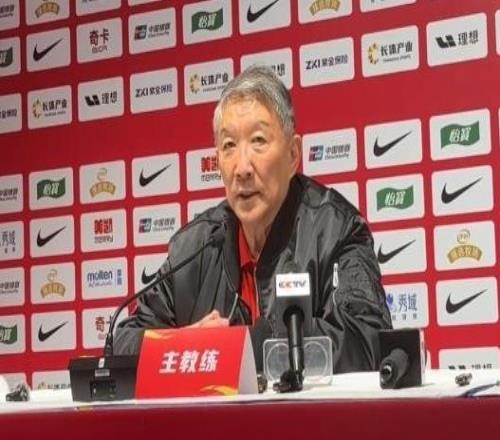 需要適應(yīng)！中國女籃熱身賽三分28中5，11助攻19失誤