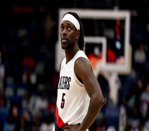 狂砍35+5+11+8三分！比肩老詹庫里哈登！無愧為第一個(gè)90后全明星