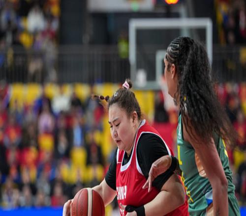 16分鐘砍12+6！中國女籃2米01女版奧尼爾閃耀：無懼WNBA探花真猛