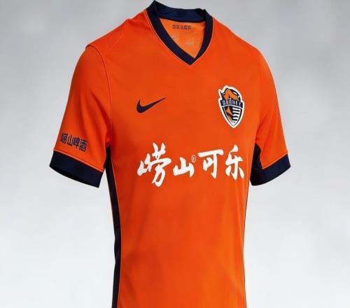 嶗山“雙拼”并肩共赴熱血征程青島啤酒旗下嶗山啤酒、嶗山可樂攜手青島海牛出征中超