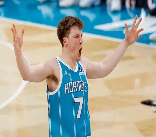 三分8中4，得分正負值均是隊內(nèi)第一！球迷：最佳新秀已無懸念