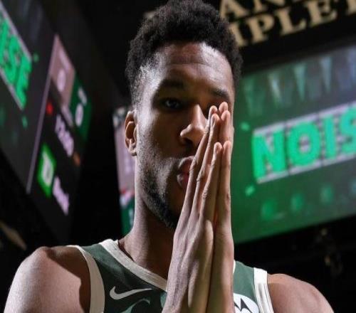 【觀察】字母哥和雄鹿：手拉手消耗到兩敗俱傷