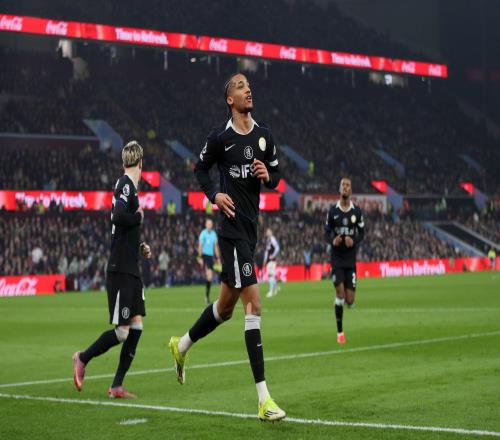 閃耀維拉公園，若昂佩德羅成為英超歷史第8位戴帽的巴西球員