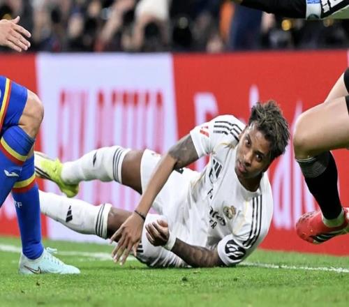 世界報：皇馬關(guān)注伯納烏草皮羅德里戈懊悔在不適后堅持踢球