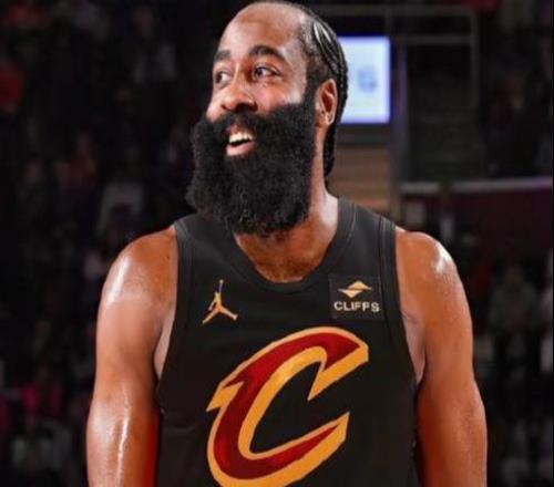 復(fù)出就贏球，哈登歸來幫助騎士豪取兩連勝，目前他在騎士8勝1負！