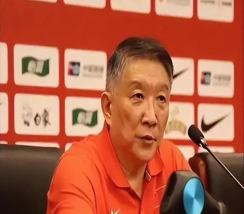 女籃遭19分追平，7469的比賽很驚險！數(shù)據很誠實，宮指導有2失誤