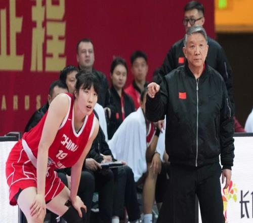 女籃領(lǐng)先巴西19分被追平，加時(shí)險(xiǎn)勝王思雨21分全場最佳