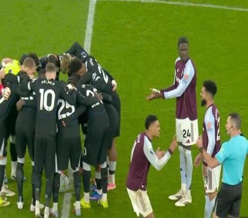 還踢不踢，維拉球員不滿切爾西球員在中圈進(jìn)行集合喊話