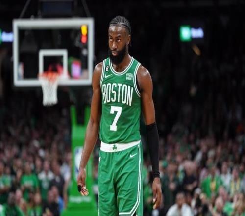 布朗是綠軍領袖他的地位是不是已超越塔圖姆了