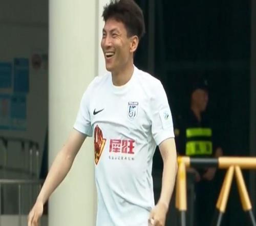 閆鵬告別大連英博：離開英博是我職業(yè)生涯最艱難的一次轉(zhuǎn)身