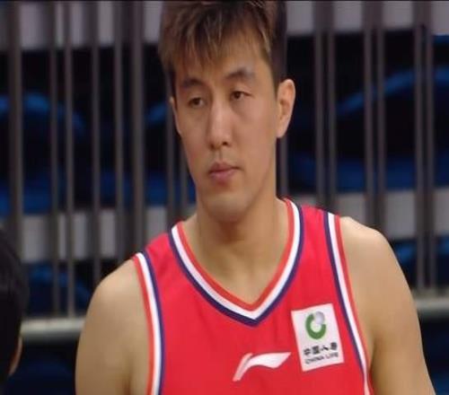 郭艾倫傷退，山東男籃爆冷不敵廣州，克里斯22+16被徐昕連續大帽