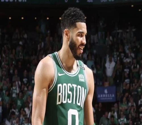 19戰(zhàn)16勝！這隊(duì)要瘋！把塔圖姆直接逼復(fù)出！