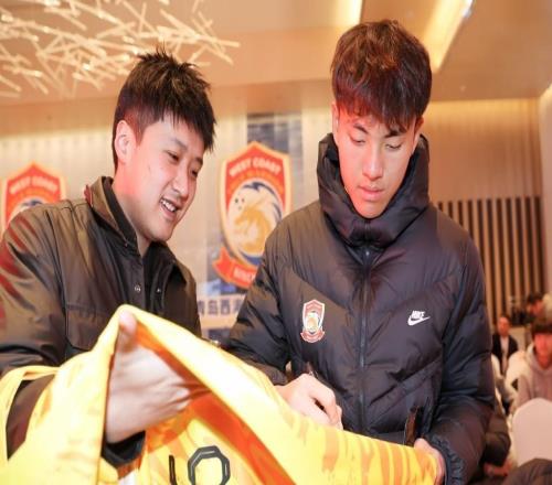 青島西海岸即將出征中超聯(lián)賽U23門(mén)將李昊期待新賽季