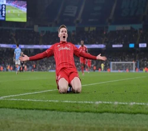 看人真準(zhǔn)！曼城主場痛失好局仍有收獲心儀悍腰完美通過“面試”