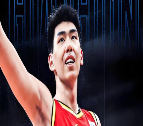 連續(xù)蓋帽！CBA解說點贊徐昕：進步肉眼可見，廣州隊內(nèi)線支柱