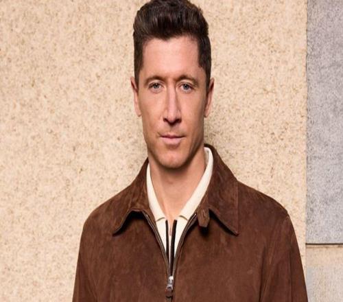 萊萬：凱恩的表現(xiàn)非常出色他讓我對自己29場41球的紀錄更加自豪