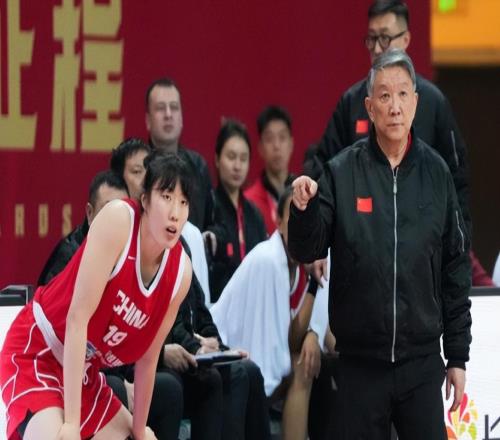 中國女籃7469巴西女籃！球員評價：4人滿分，3人崩盤，3人剛及格