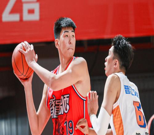 全明星中鋒水準(zhǔn)！9投狂砍17分10板4帽，郭士強(qiáng)真該帶他進(jìn)國(guó)家隊(duì)