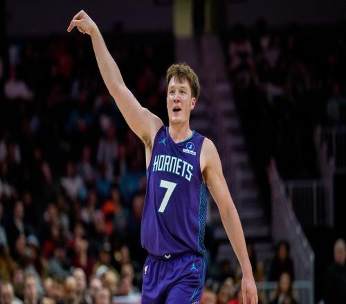 1戰(zhàn)轟進29個三分球！黃蜂大勝凱爾特人，證明湖人的1個操作太關鍵