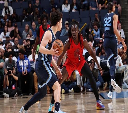 寶刀未老！開(kāi)拓者后場(chǎng)老將直接砍下了賽季新高35分外加11助攻