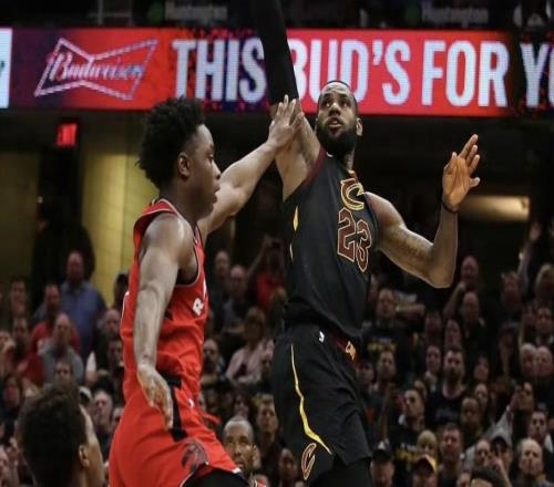 記者：聯(lián)盟內(nèi)部人士普遍認(rèn)為，詹姆斯下賽季最有可能去騎士